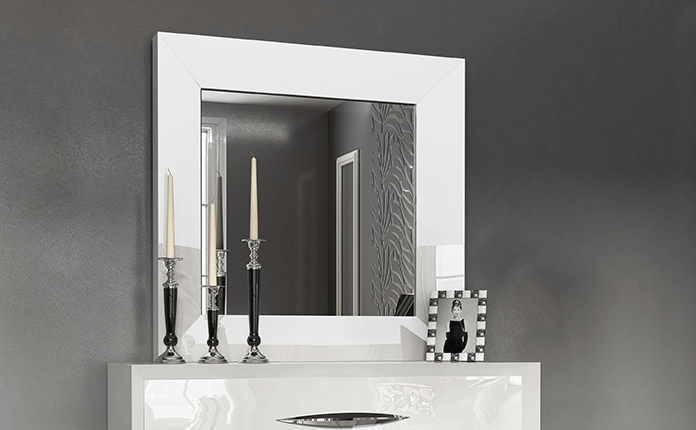 Brands Franco Gold Carmen mirror for single dresser
